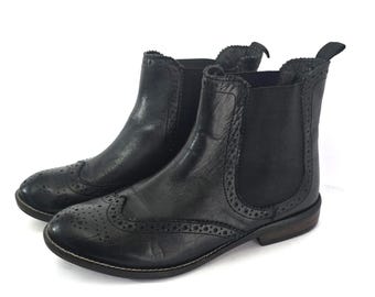 Vintage Black Genuine Leather Chelsea Boots  EU 38 / UK 5 / US 7 - Classic Flat Ankle Booties - Elegant Oxford Style ()
