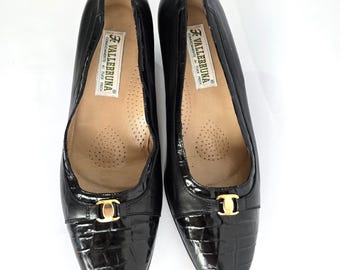 Czarne włoskie mokasyny w stylu lat 70. na klockowym obcasie typu Mary Janes, ze skóry naturalnej, rozmiar Clarks EU 38 / UK 6 / US 7.5,