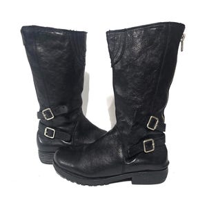 Vintage svarta ridstövlar i äkta läder, mitt upptill, storlek EU 38 / UK 6 / US 7.5 - Bikerstövlar - Motostövlar - Goth Punkstövlar