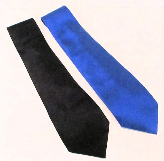 SILK NECKTIES, Group of 3 ties, Stafford and IZOD… - image 2