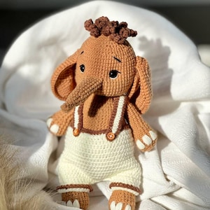 Pluszowy słoń wykonany na szydełku, pluszowy prezent na baby shower z amigurumi, miękki wystrój pokoju dziecięcego