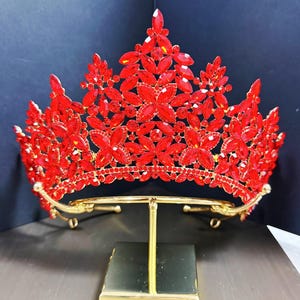 High Quality Gold Red Rhinestones Princess Tiara Super Shining Wedding Crown Gift for Her Birthday Gift Box Quinceanera Crown Tiara Party