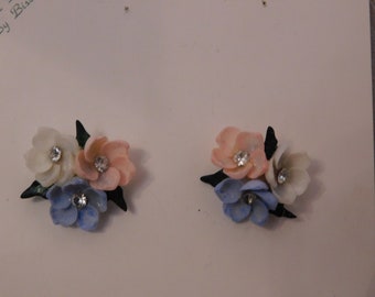 Sea  Shell Earrings Fashions by Biscayne Hand Made Pastel  Flowers Screw Back  Earrings Non Pierced NOS Never worn