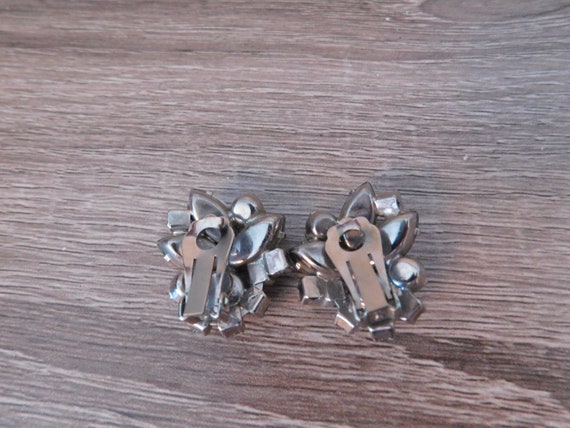 Marquis Marquise and Round Rhinestone Clip on Ear… - image 3