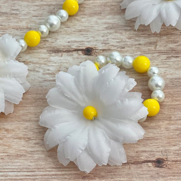 Baby Daisy Pearl Bracelet, Cake Smash Birthday Outfit Photoshoot, Summer party, Newborn Shower Gift, Flower Girl, Photo Prop Beauty Pageant