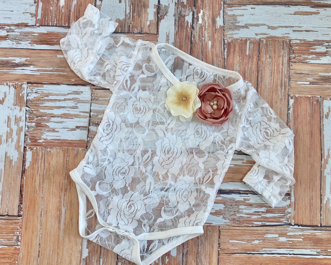 Baby Girl Lace-Sleeved Combo Lace-Collared Solid bodysuit