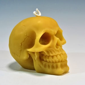 Beeswax Skull Candle, Human Skull, Day of the Dead, Halloween Candle, Sculpted Candle, Witchcraft Candle, Skull Sculpture, Halloween Decor