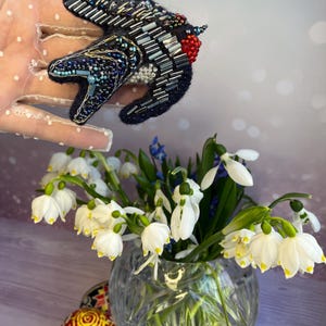 hand-felted wool brooch, jewelry, gift for a woman, wool, embroidery, beads