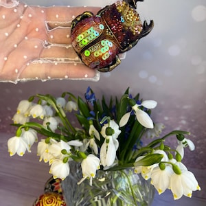 hand-felted wool brooch, jewelry, gift for a woman, wool, embroidery, beads