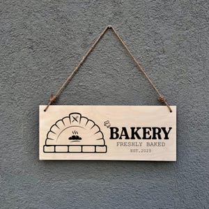 Personalized Bakery Sign – Custom Fresh Bread Shop Decor – Rustic Birch Wood Wall Plaque – Outdoor Bakery Business Gift