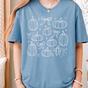 T-shirt Coquette Citrouille, T-shirt à nœud papillon d'automne mignon, T-shirt champ de citrouilles, T-shirt graphique d'automne girly, T-shirt Thanksgiving pour femmes