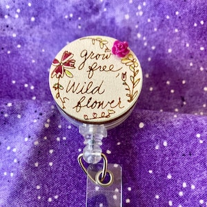 Bobine d'insigne de fleurs sauvages de culture gratuite, bobine de porte-carte d'identité rétractable, clip pour nom, infirmière, médecin, cadeau pour enseignant