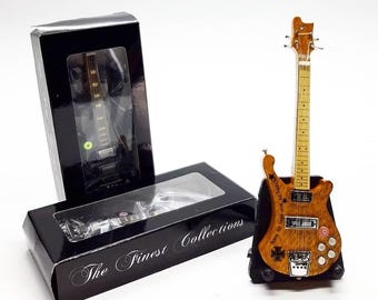 Bajo miniatura estilo metal marrón