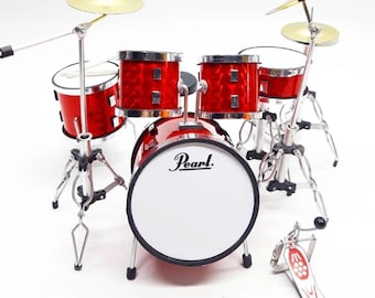 Miniature Drum Red – Handmade 1:12 Scale Display Kit – Music Photography Prop & Collectible