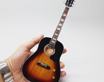 Guitarra acústica Sunburst en miniatura a escala 1:4 – Exclusiva guitarra de exhibición de caoba
