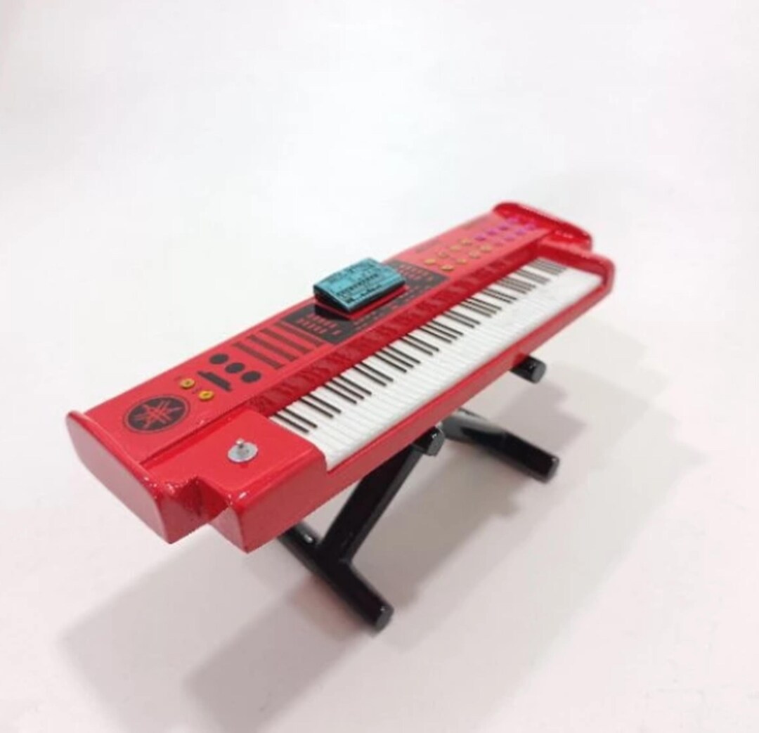 Miniature Single-keyboard Display – Exclusive Resin Model With Stand ...