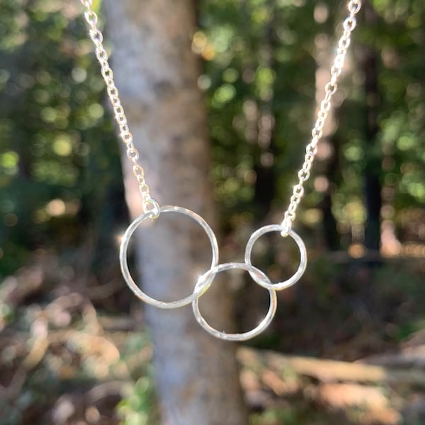 Hammered Sterling Silver Three Circle Necklace, Delicate Everyday Silver Jewelry, Gifts Under 50, Interlocking Circles Necklace