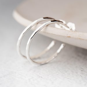 3/4&quot; Hammered Sterling Silver Thin Hoop Earrings: Lightweight, Hypoallergenic Jewelry