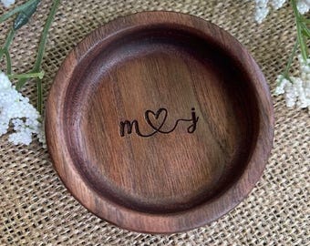 Custom Personalized Wooden Ring Dish|Engagement Gift|Wedding gift|Bridal party gift|Jewelry Tray Holder|Jewelry dish|Gift for her|Mom gift