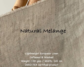 Puede incluir: Primer plano de tela de lino de color natural etiquetada como "Natural Melange". El texto indica que es lino europeo ligero, suavizado y lavado, con un peso de 130 g/m² y un ancho de 145 cm. La tela está certificada OEKO-TEX.