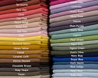 Puede incluir: Un juego de tres tazas de cerámica con un acabado moteado y mate. Las tazas son de color crema, gris claro y gris oscuro. Cada taza tiene un diseño simple y minimalista, ideal para café o té.