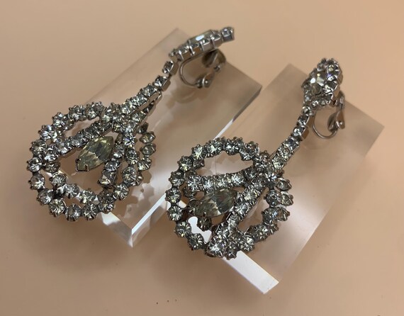 Vintage Rhinestone Chandelier Earrings: 1960s Sil… - image 3