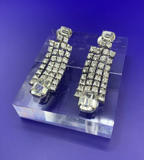 Breathtaking Signed Vintage Kramer Chandelier Ear… - image 1