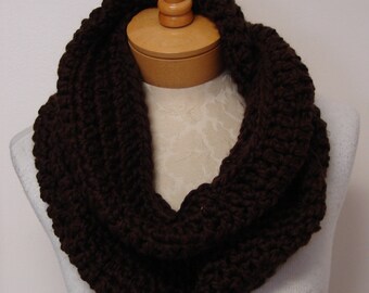 crochet chunky cowl in brown