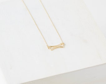 Gold short necklace