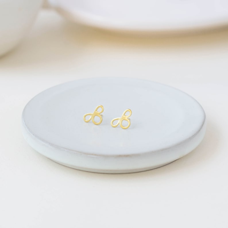 18k gold studs