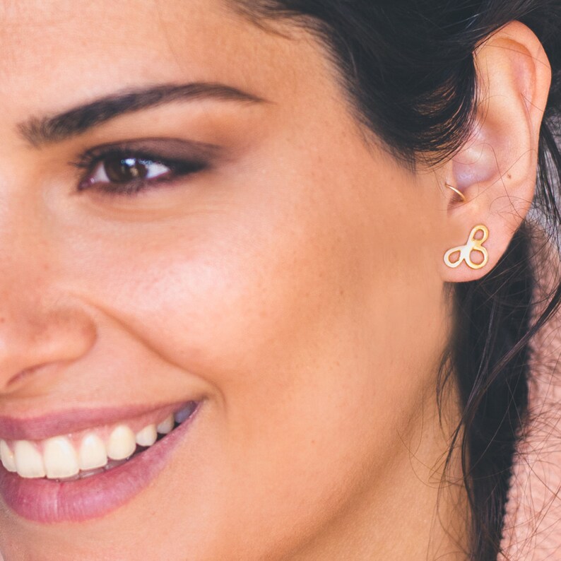 18k gold studs