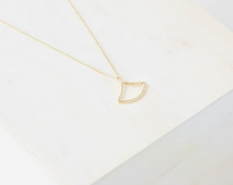 Minimalist Small Geometric Pendant Necklace - 18K Gold Plated