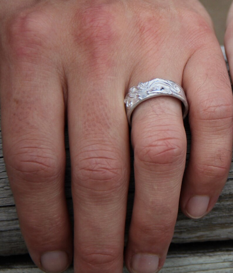 Slender Silver Seafloor Octopus Ring