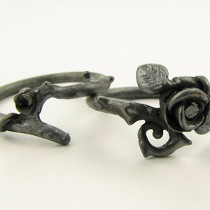 Thorned Rose Wedding Set, Black Silver image 4