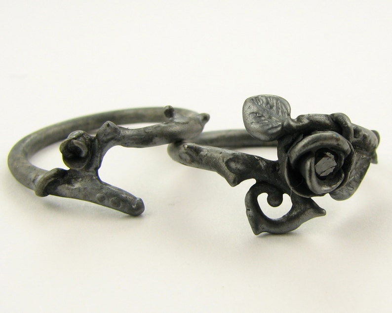 Thorned Rose Wedding Set, Black Silver image 4