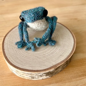 Knitted Frog, assorted colors, dotpebblesknits, as seen on Tiktok image 6