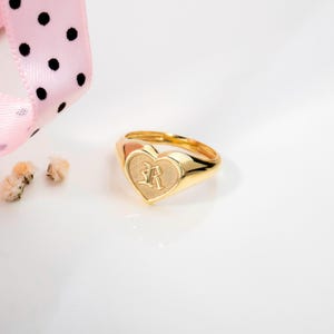 Personalized Heart Ring | Engraved Initial Signet Ring in 925 Sterling Silver or 14K Gold