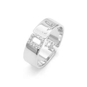 Anillo de plata de ley 925 con inicial y circonita cúbica. Regalo personalizado con letra para ella. Anillo con piedra de nacimiento personalizado. Hecho a mano.