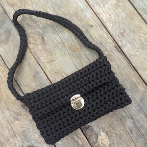Crochet clutch bag