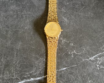 Vintage 18K Gold Plated Watch – Textured Bracelet Band – Quartz Analog – Minimal Unisex Retro Style,Battery Needed.