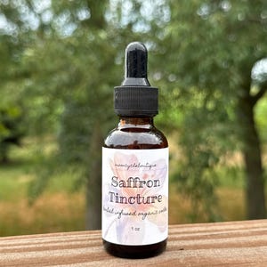 Saffron Tincture | Lunar Infused | Organic Tincture zdjęcie 1