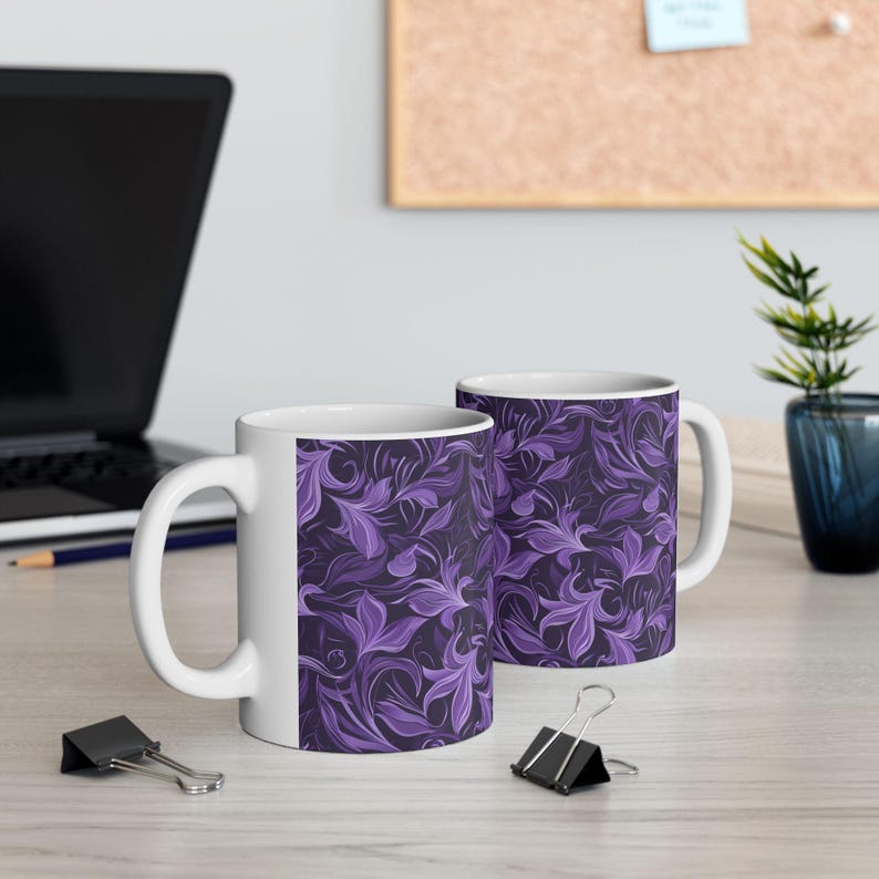 Elegante tazza in ceramica con motivo floreale viola, tazza da caffè artistica, regalo perfetto per gli amanti del tè, arredamento per la casa, festa della mamma, compleanno immagine 2