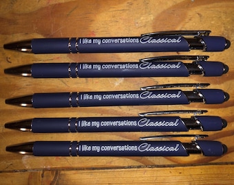Set di penne incise (5 penne): "Mi piacciono le mie conversazioni classiche" - Blu navy, inchiostro nero