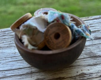 Hand painted wood bowl with thread spools with fabric, Primitive Miniature Trinket shelf Decor, Farmhouse Decoration, Kitchen Shelf sitter