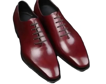 Scarpe eleganti Oxford in pelle bordeaux fatte a mano, con cucitura Goodyear.