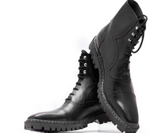 Handgemaakte zwarte leren laarzen met neus: Goodyear welted dress-enkelschoenen