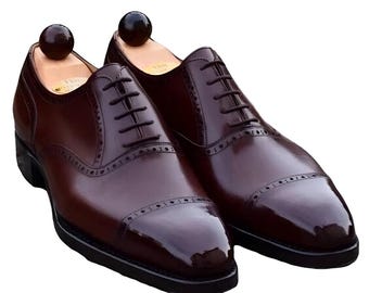 Scarpe Oxford brogue in pelle bordeaux fatte a mano: scarpe eleganti da uomo