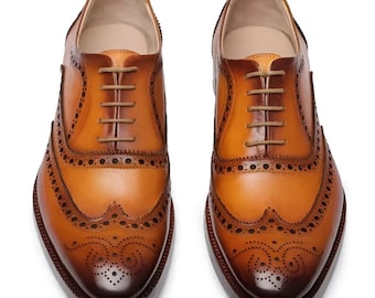 Handgemaakte leren bruine Oxford brogue vleugeltip geklede schoenen voor heren Gepersonaliseerd cadeau