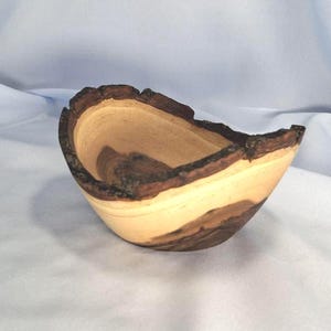 Natural Edge Wild Walnut Wooden Bowls, Fruit Bowl, Handcrafted Bowl, Salad Bowl, Unique Wooden Tableware, Farmhouse kitchen decor