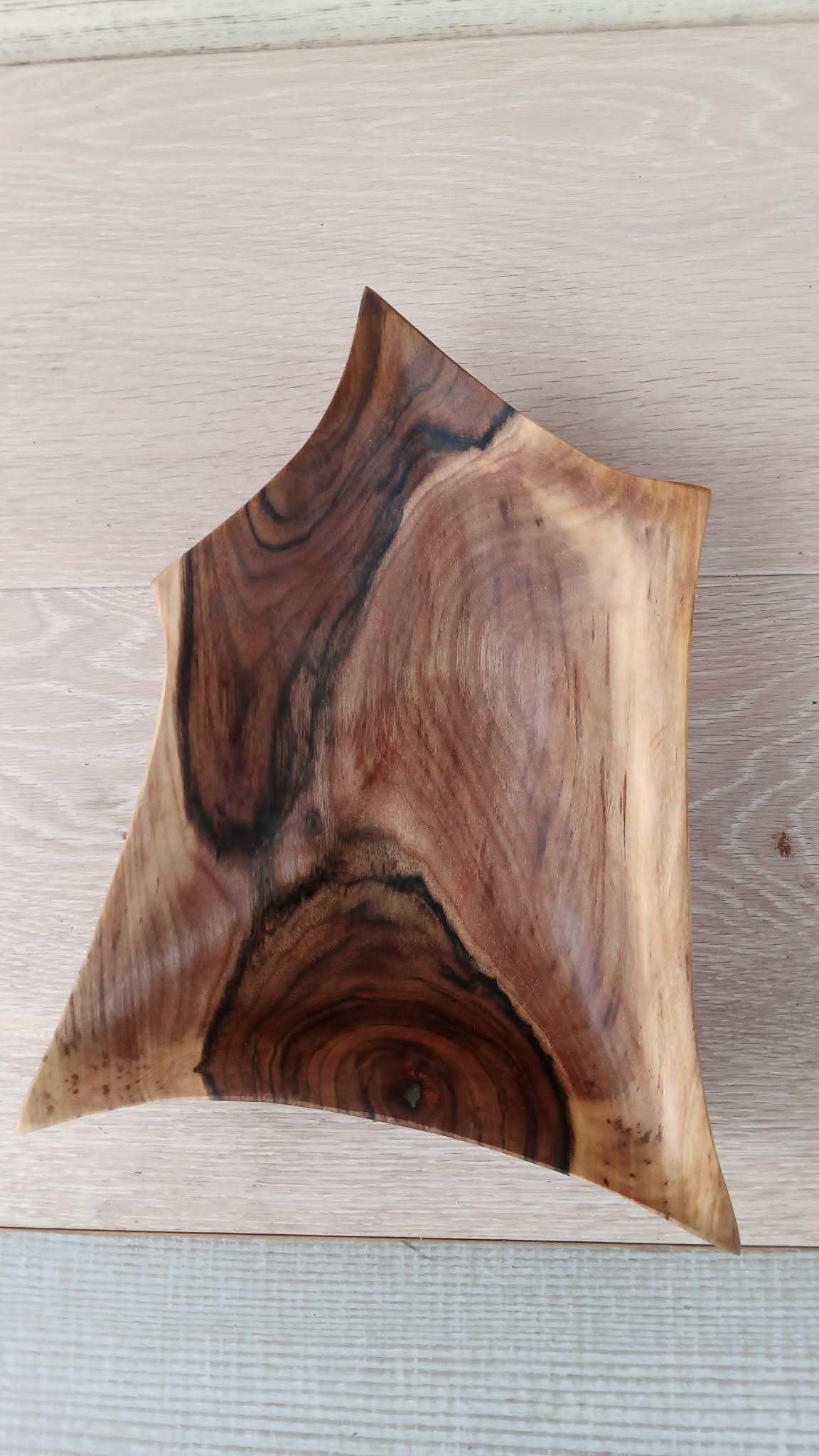 Walnut Wooden Bowl: Rustic Hand Carved Tableware — image 4